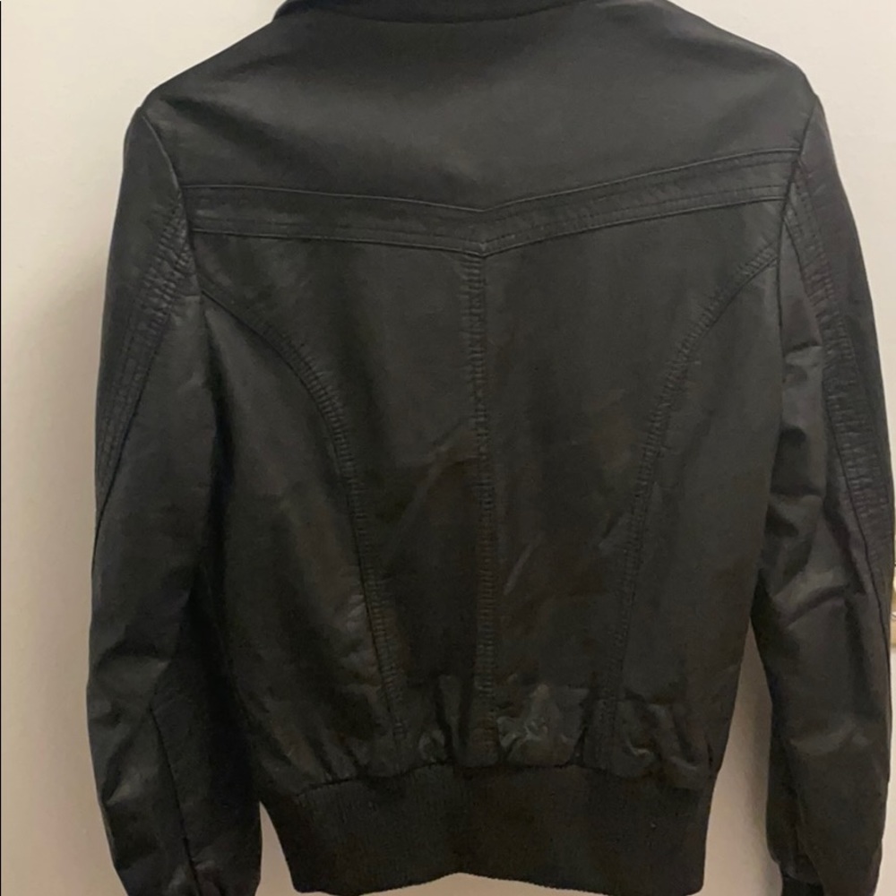 Leather jacket - Picture 2 of 3